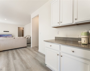 2612 Lily Point Street - Photo Thumbnail 11
