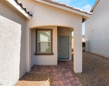 2612 Lily Point Street - Photo Thumbnail 2