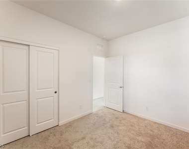 2612 Lily Point Street - Photo Thumbnail 16