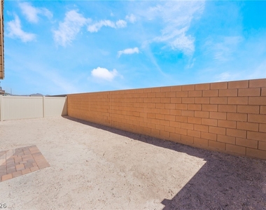 2612 Lily Point Street - Photo Thumbnail 20