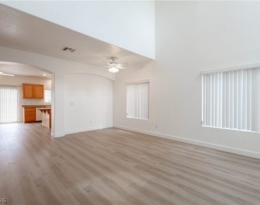 3148 E Eldorado Lane - Photo Thumbnail 2
