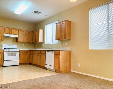 7738 Hampton Willows Lane - Photo Thumbnail 4