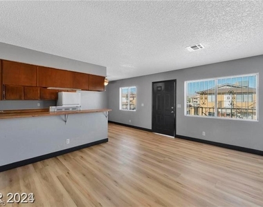 1641 N Lamont Street - Photo Thumbnail 1