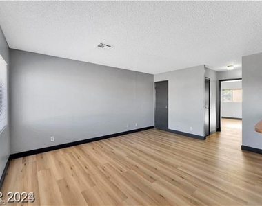 1641 N Lamont Street - Photo Thumbnail 2