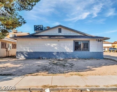 1641 N Lamont Street - Photo Thumbnail 9