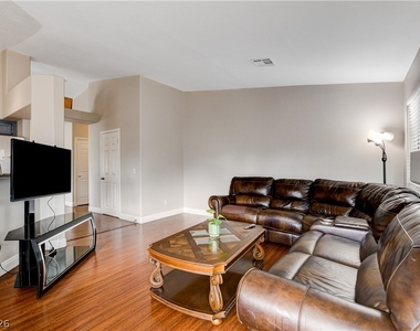 2023 Farmouth Circle - Photo Thumbnail 20