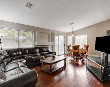 2023 Farmouth Circle - Photo Thumbnail 22