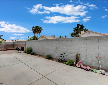 2023 Farmouth Circle - Photo Thumbnail 50