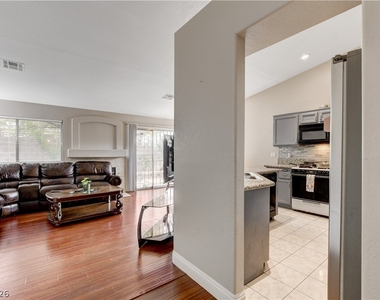 2023 Farmouth Circle - Photo Thumbnail 11