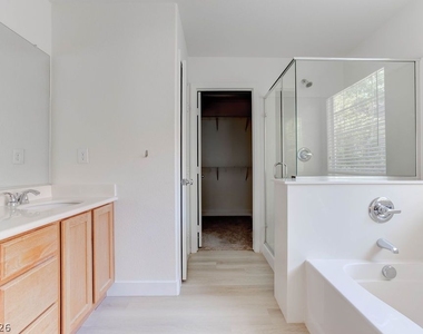 3164 Degas Tapestry Avenue - Photo Thumbnail 17