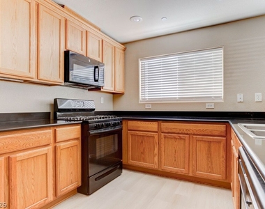 3164 Degas Tapestry Avenue - Photo Thumbnail 7