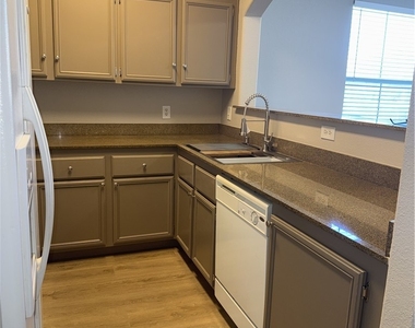 10001 Peace Way - Photo Thumbnail 3
