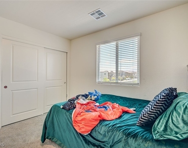 9946 Indigo Cliffs Street - Photo Thumbnail 32