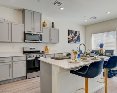 9946 Indigo Cliffs Street - Photo Thumbnail 15