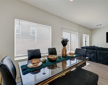 9946 Indigo Cliffs Street - Photo Thumbnail 10