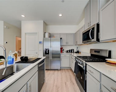 9946 Indigo Cliffs Street - Photo Thumbnail 11
