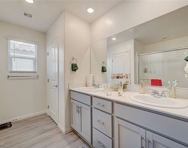 9946 Indigo Cliffs Street - Photo Thumbnail 28