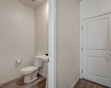 9946 Indigo Cliffs Street - Photo Thumbnail 17