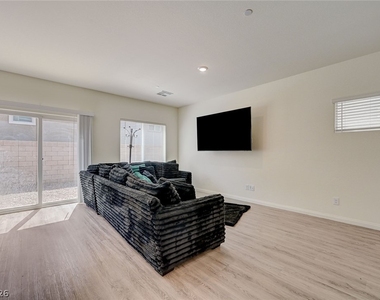 9946 Indigo Cliffs Street - Photo Thumbnail 4