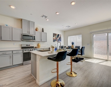 9946 Indigo Cliffs Street - Photo Thumbnail 7