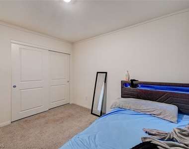 9946 Indigo Cliffs Street - Photo Thumbnail 35