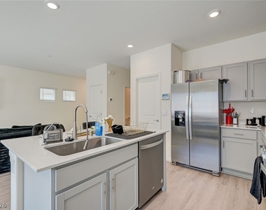 9946 Indigo Cliffs Street - Photo Thumbnail 12