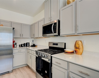 9946 Indigo Cliffs Street - Photo Thumbnail 13