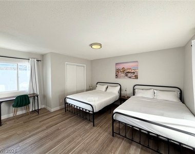 1526 E Twain Avenue - Photo Thumbnail 13