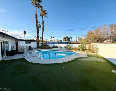 1526 E Twain Avenue - Photo Thumbnail 16