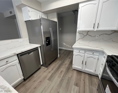 2815 Norfolk Avenue - Photo Thumbnail 3