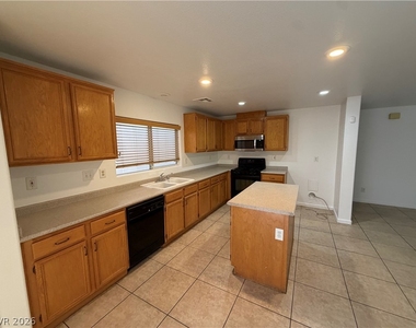 6189 Sierra Blue Court - Photo Thumbnail 8