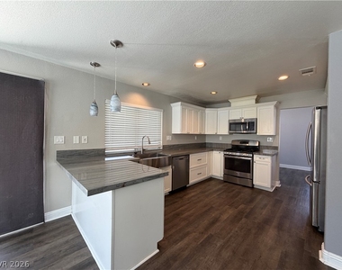 8601 Willeford Court - Photo Thumbnail 6