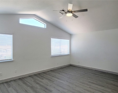 73 Sea Holly Way - Photo Thumbnail 11