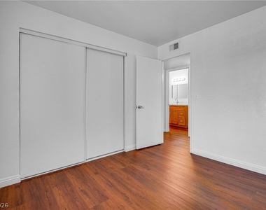 7885 W Flamingo Road - Photo Thumbnail 12