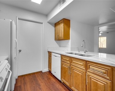7885 W Flamingo Road - Photo Thumbnail 6