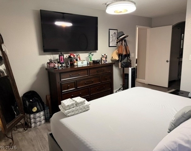 2200 S Fort Apache Road - Photo Thumbnail 5