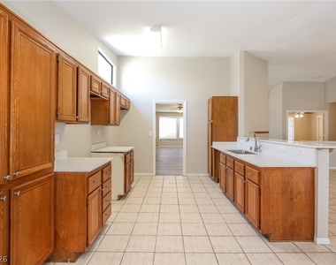 6236 Barkstone Avenue - Photo Thumbnail 5