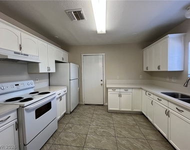 1304 Wengert Avenue - Photo Thumbnail 12