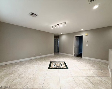 8469 Cavaricci Avenue - Photo Thumbnail 8