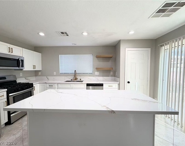 8469 Cavaricci Avenue - Photo Thumbnail 5