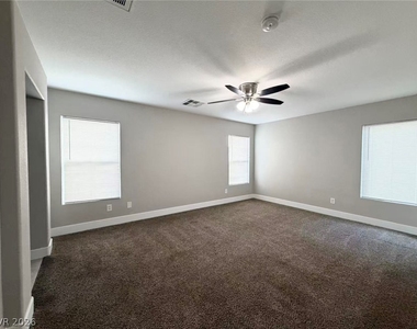 8469 Cavaricci Avenue - Photo Thumbnail 18