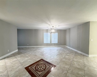 8469 Cavaricci Avenue - Photo Thumbnail 3