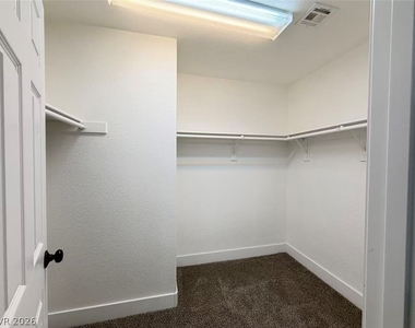 8469 Cavaricci Avenue - Photo Thumbnail 21