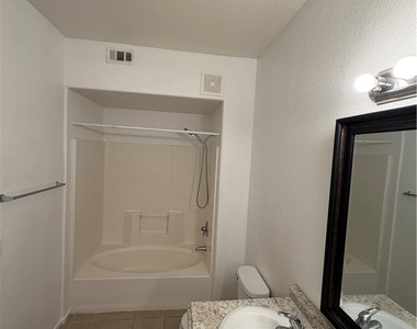 8250 N Grand Canyon Drive - Photo Thumbnail 9