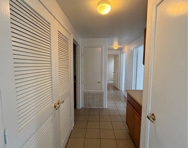 8250 N Grand Canyon Drive - Photo Thumbnail 4