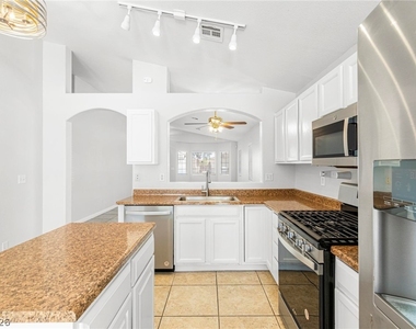 3731 Shadow Tree Street - Photo Thumbnail 10