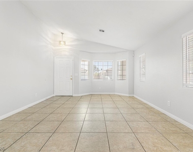 3731 Shadow Tree Street - Photo Thumbnail 4