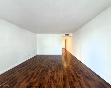 3174 Bel Air Drive - Photo Thumbnail 10
