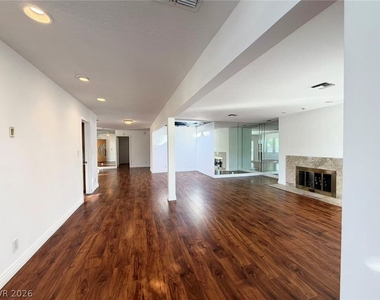 3174 Bel Air Drive - Photo Thumbnail 6