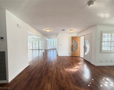 3174 Bel Air Drive - Photo Thumbnail 3